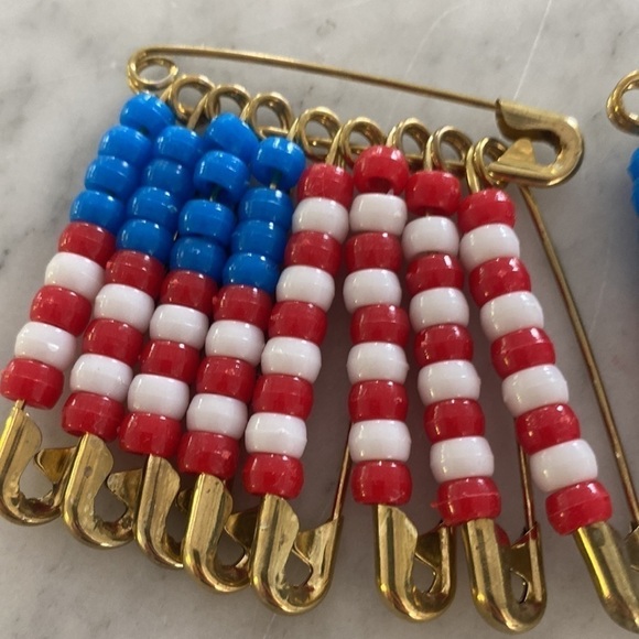 4th of July: Lot of two pin beaded flag pin nwot - Picture 4 of 4